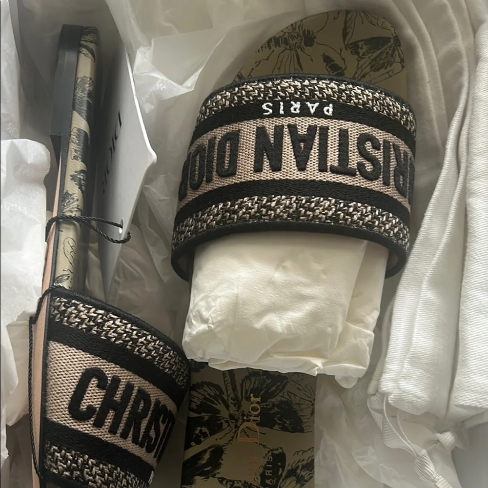 Christian Dior Dway Slide Sandals in Natural and Black-Brand New - Picture 2 of 6